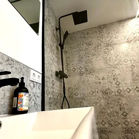 Beefree Cozy Mini Loft35 I Free Parking I Bus Stop *